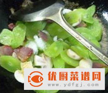 鲜菇炒菜花
